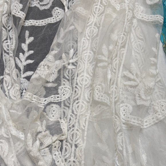 White and Teal Lace Robes Size One Size - Picture 8 of 9